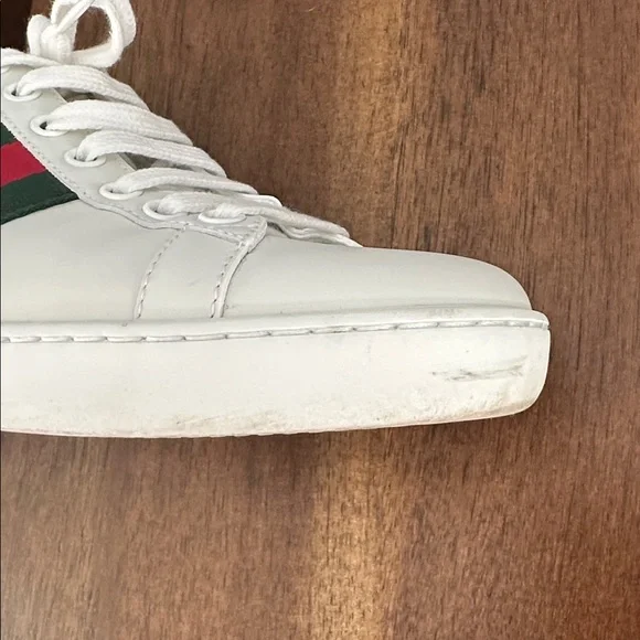 GUCCI Ace Bee Embroidered White
Leather Sneakers - Picture 7 of 16